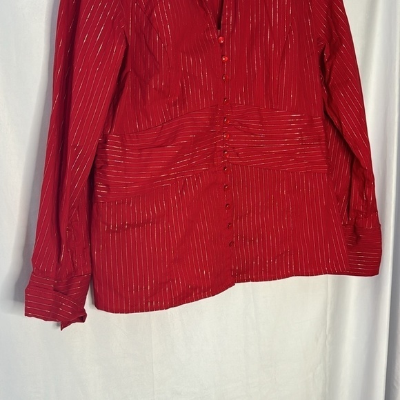 NWT GLORIA VANDERBILT RED METALLIC BUTTON DOWN (XL) - Picture 3 of 7